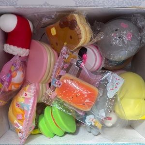Lot of 19 squishies